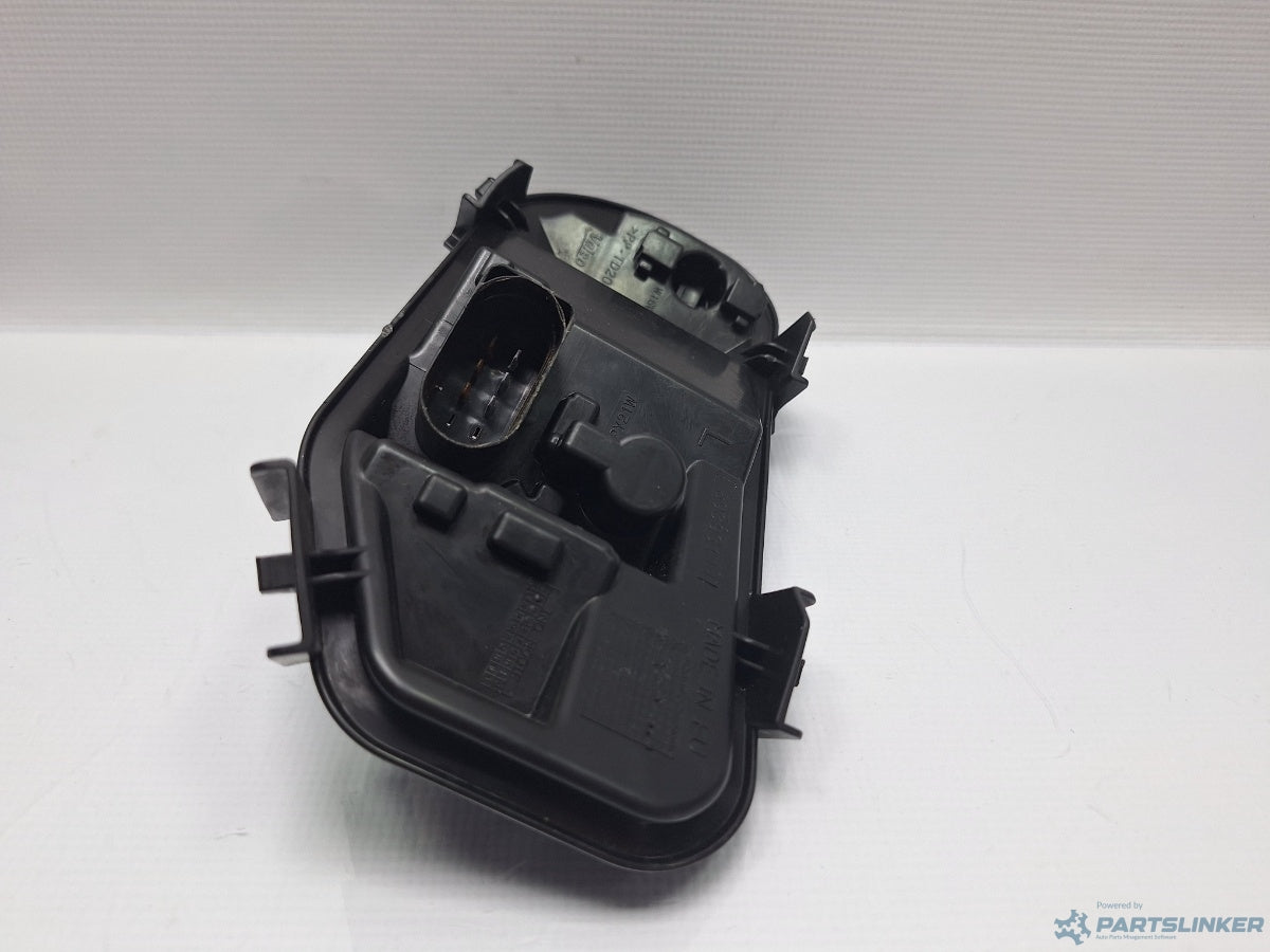 Soclu stop Stanga AUDI A6/S6 III Saloon (4F2, C6) [ 2004 - 2011 ] TDI (CAHA) 125KW|170HP 89393111