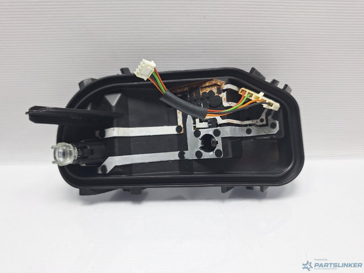 Soclu stop Stanga AUDI A6/S6 III Saloon (4F2, C6) [ 2004 - 2011 ] TDI (CAHA) 125KW|170HP 89393111