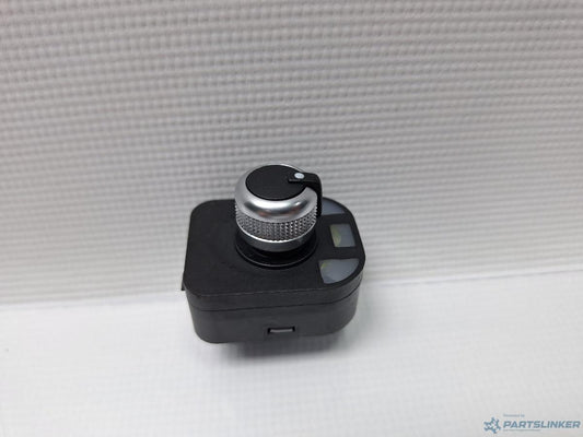 Buton reglaj oglinzi AUDI A6/S6 III Saloon (4F2, C6) [ 2004 - 2011 ] TDI (CAHA) 125KW|170HP OEM 4F0959565