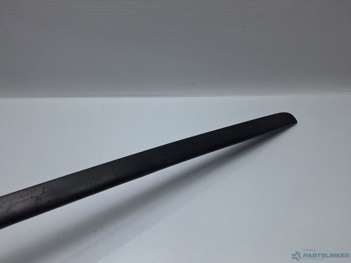 Cheder parbriz dreapta AUDI A6/S6 III Saloon (4F2, C6) [ 2004 - 2011 ] TDI (CAHA) 125KW|170HP 4F0854328