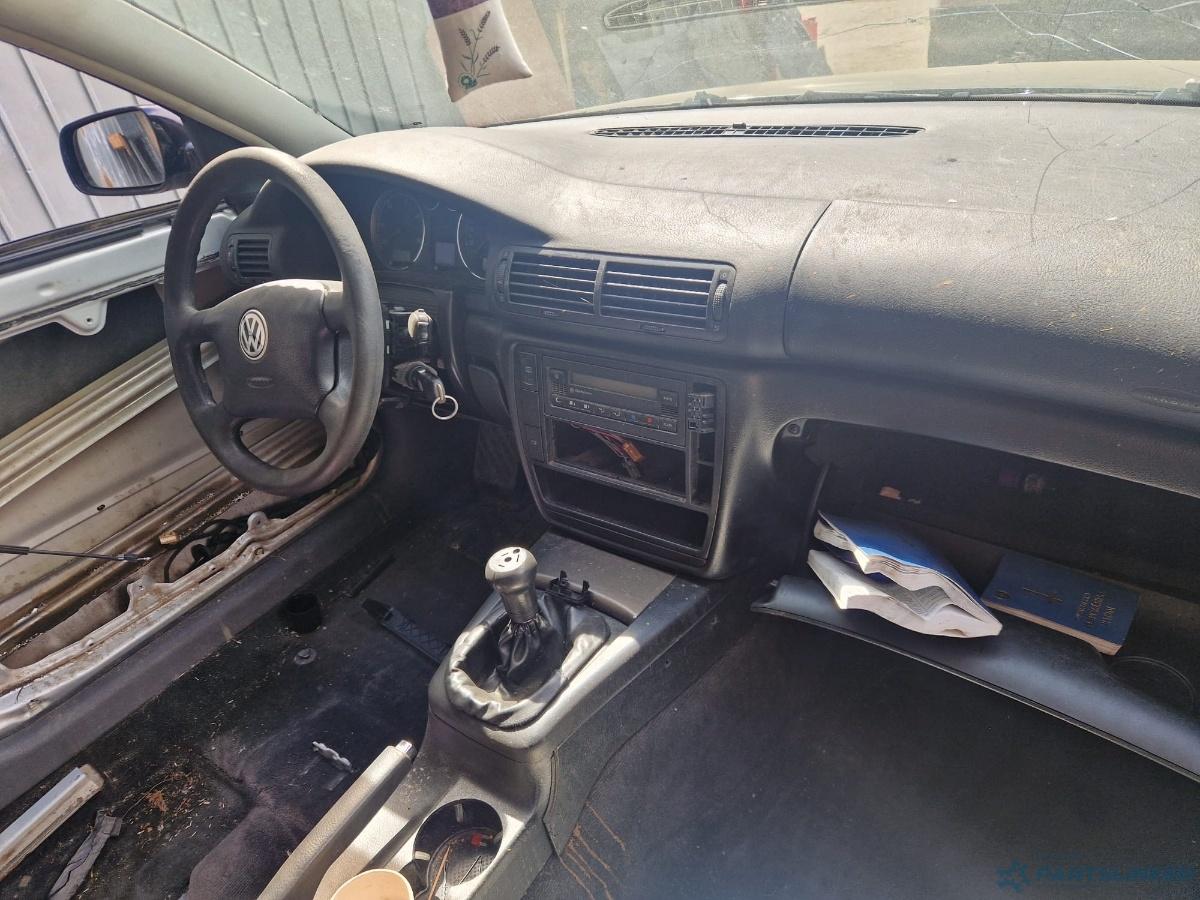 Dezmembrez VOLKSWAGEN PASSAT (3B3) [ 2000 - 2005 ] TDI (AVB) 74KW|101HP