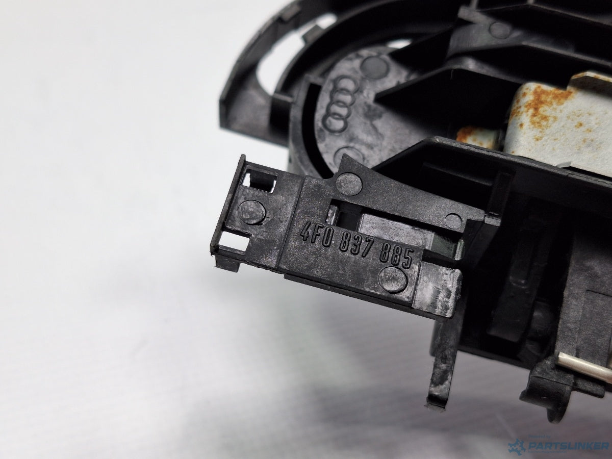 Maner usa Stanga AUDI A6/S6 III Saloon (4F2, C6) [ 2004 - 2011 ] TDI (CAHA) 125KW|170HP 4F0837885