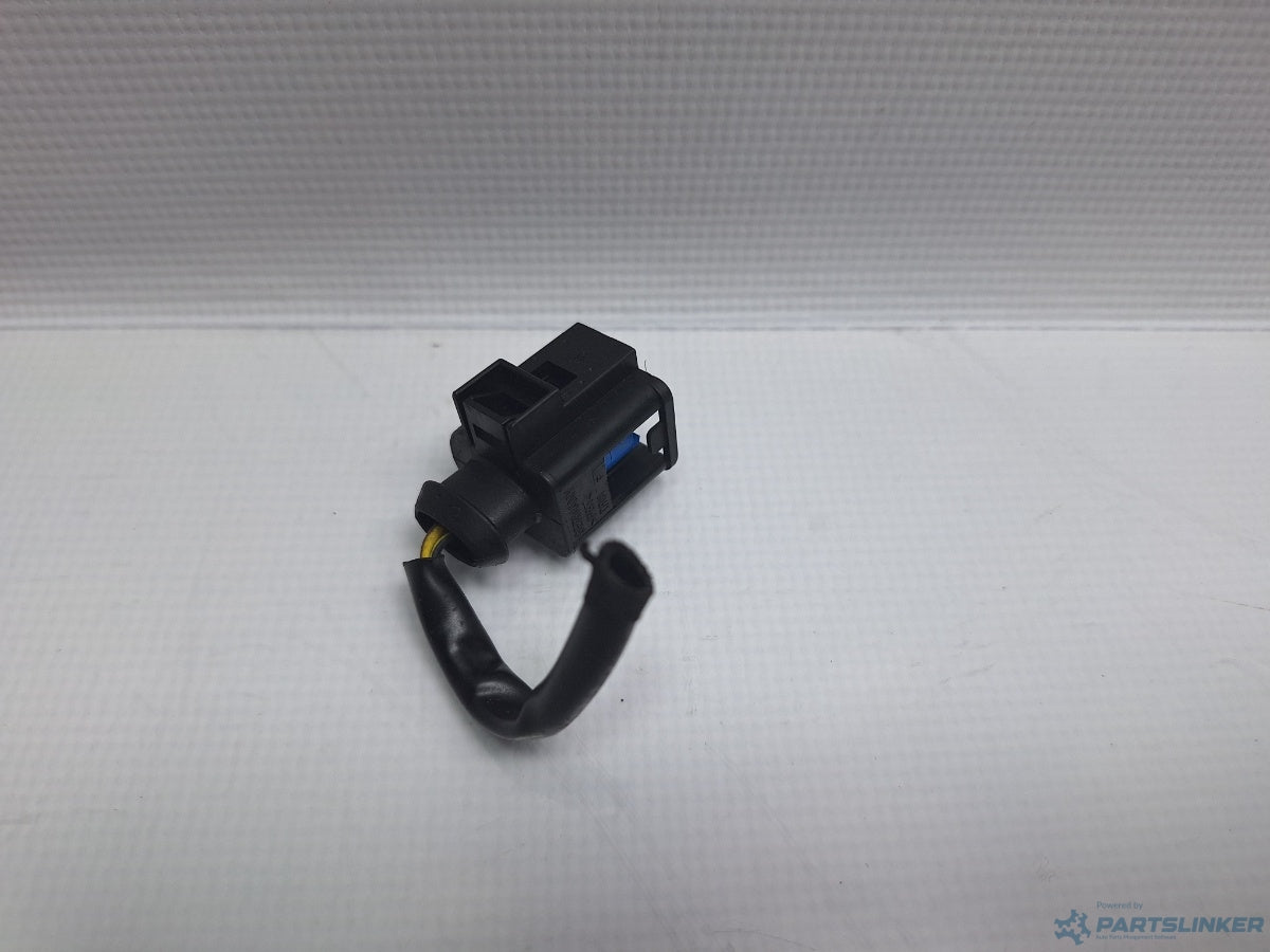 Mufa conector 2 pini AUDI A6/S6 III Saloon (4F2, C6) [ 2004 - 2011 ] TDI (CAHA) 125KW|170HP 4D0971992A