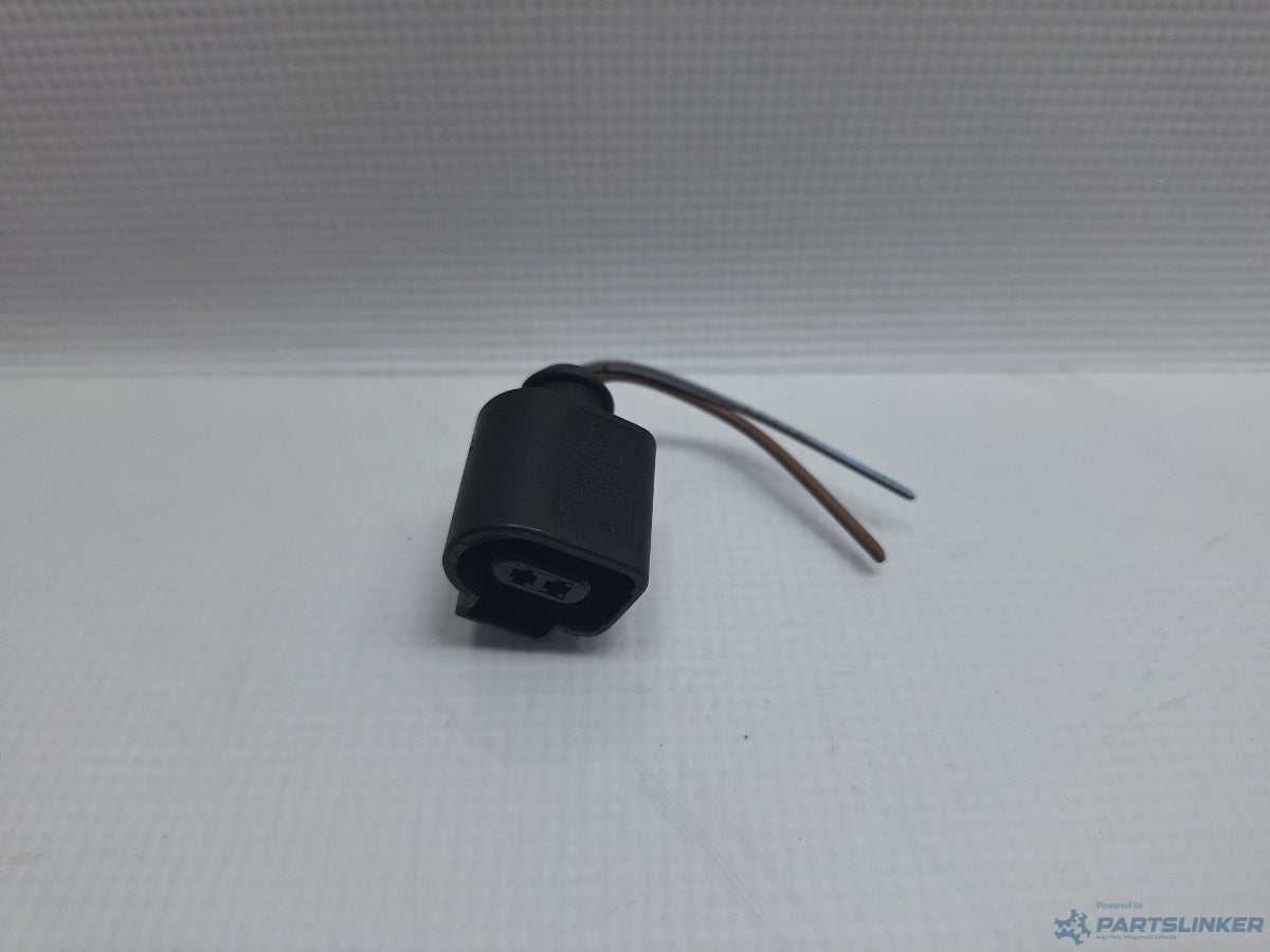 Mufa conector 2 pini AUDI A6/S6 III Saloon (4F2, C6) [ 2004 - 2011 ] TDI (CAHA) 125KW|170HP 1J0973702