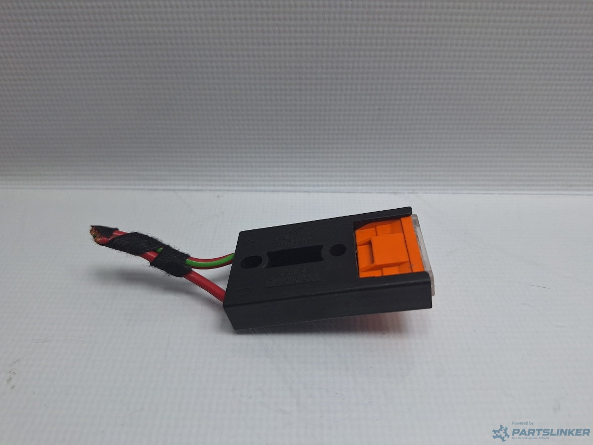 Siguranta 40A instalatie electrica cu soclu AUDI A6/S6 III Saloon (4F2, C6) [ 2004 - 2011 ] TDI (CAHA) 125KW|170HP 8A0937530