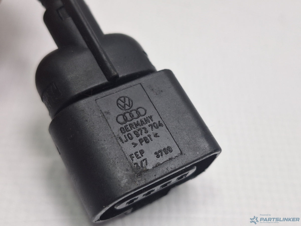 Mufa conector 4 pini AUDI A6/S6 III Saloon (4F2, C6) [ 2004 - 2011 ] TDI (CAHA) 125KW|170HP 1J0973704