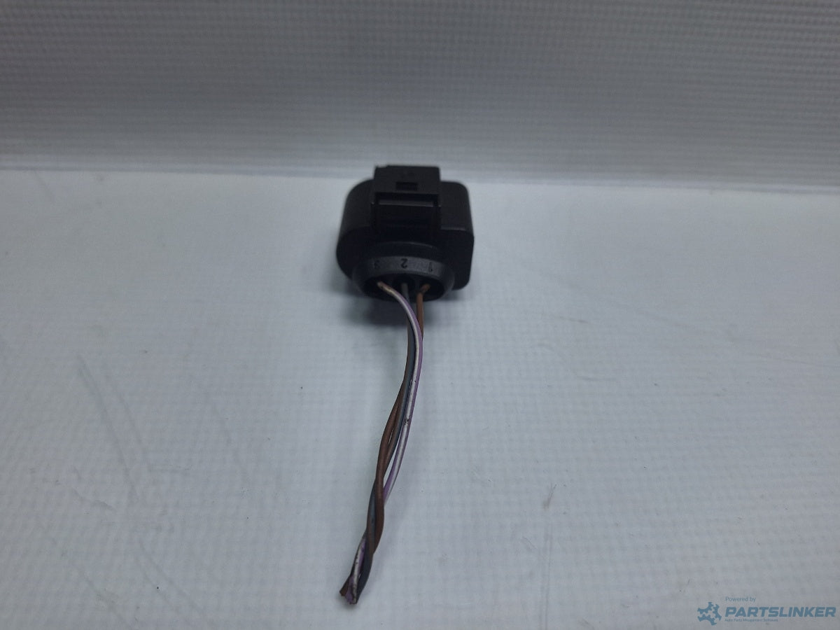 Mufa conector 3 pini AUDI A6/S6 III Saloon (4F2, C6) [ 2004 - 2011 ] TDI (CAHA) 125KW|170HP 1J0973723