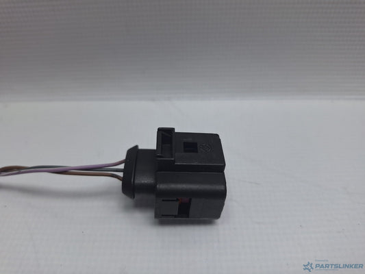 Mufa conector 3 pini AUDI A6/S6 III Saloon (4F2, C6) [ 2004 - 2011 ] TDI (CAHA) 125KW|170HP 1J0973723