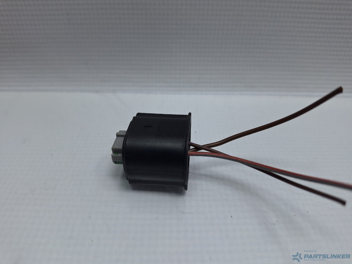 Mufa conector senzor calitate aer AUDI A6/S6 III Saloon (4F2, C6) [ 2004 - 2011 ] TDI (CAHA) 125KW|170HP 4B0972883A