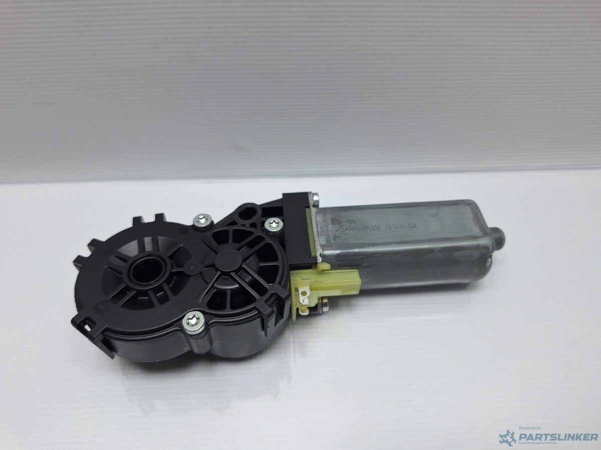 Motoras reglaj spatar scaun dreapta VOLKSWAGEN PASSAT (3C2) [ 2005 - 2010 ] TDI (BMP) 103KW|140HP BOSCH 0390203225