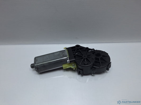 Motoras reglaj spatar scaun dreapta VOLKSWAGEN PASSAT (3C2) [ 2005 - 2010 ] TDI (BMP) 103KW|140HP BOSCH 0390203225