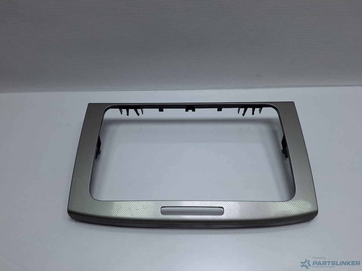 Rama casetofon VOLKSWAGEN PASSAT (3C2) [ 2005 - 2010 ] TDI (BMP) 103KW|140HP 3C0858069M