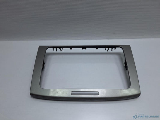 Rama casetofon VOLKSWAGEN PASSAT (3C2) [ 2005 - 2010 ] TDI (BMP) 103KW|140HP OEM 3C0858069M