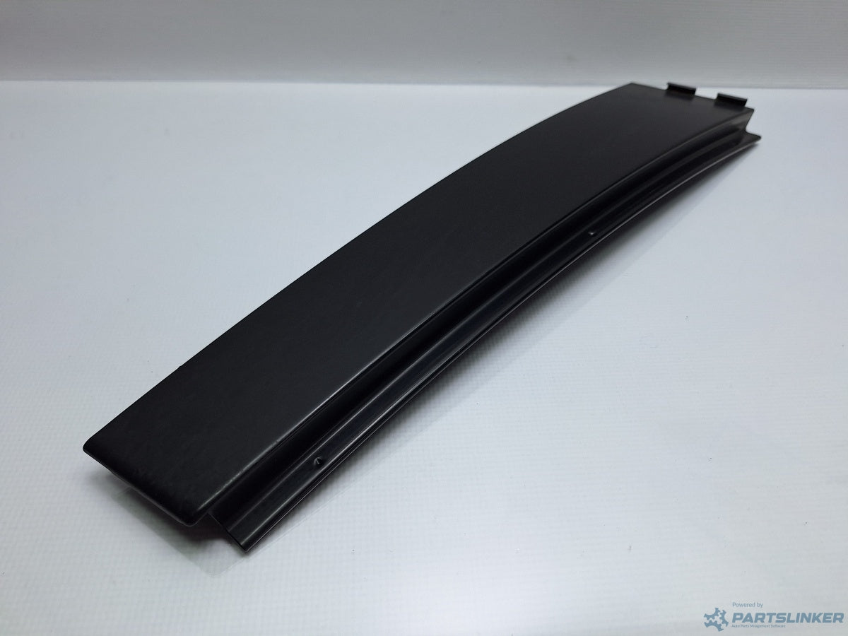 Ornament usa stanga spate VOLKSWAGEN PASSAT (3C2) [ 2005 - 2010 ] TDI (BMP) 103KW|140HP 3C0839901