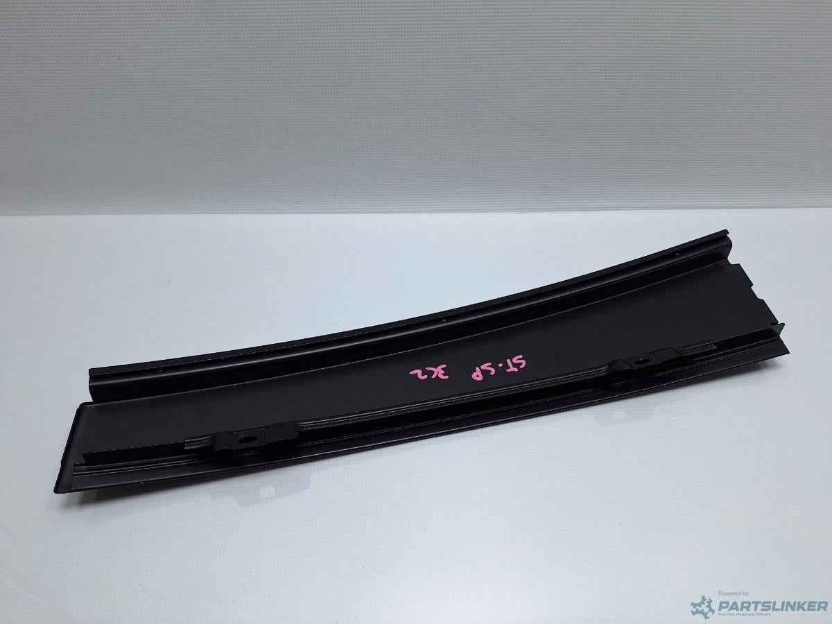 Ornament usa stanga spate VOLKSWAGEN PASSAT (3C2) [ 2005 - 2010 ] TDI (BMP) 103KW|140HP OEM 3C0839901
