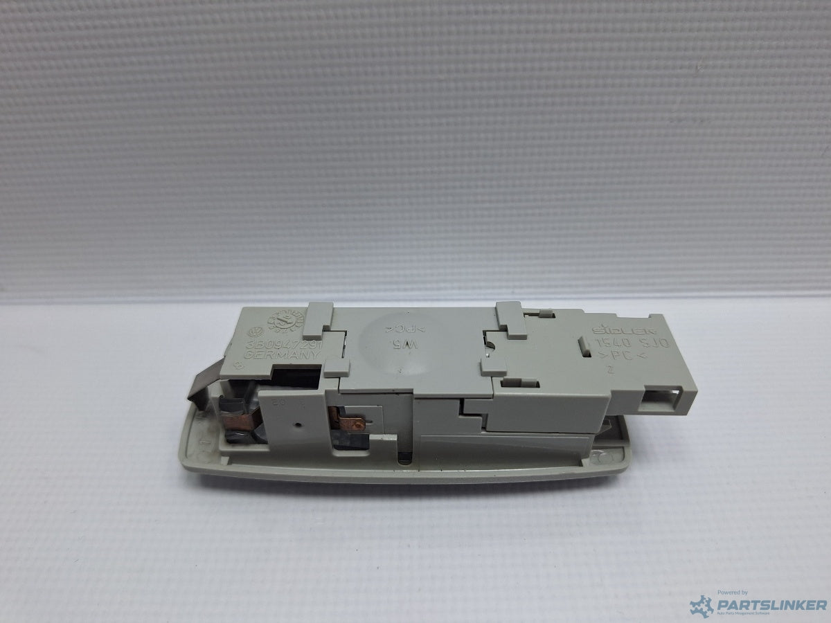 Lampa plafon VOLKSWAGEN GOLF IV Variant (1J5) [ 1999 - 2006 ] TDI (ATD, AXR) 74KW|101HP 3B0947291