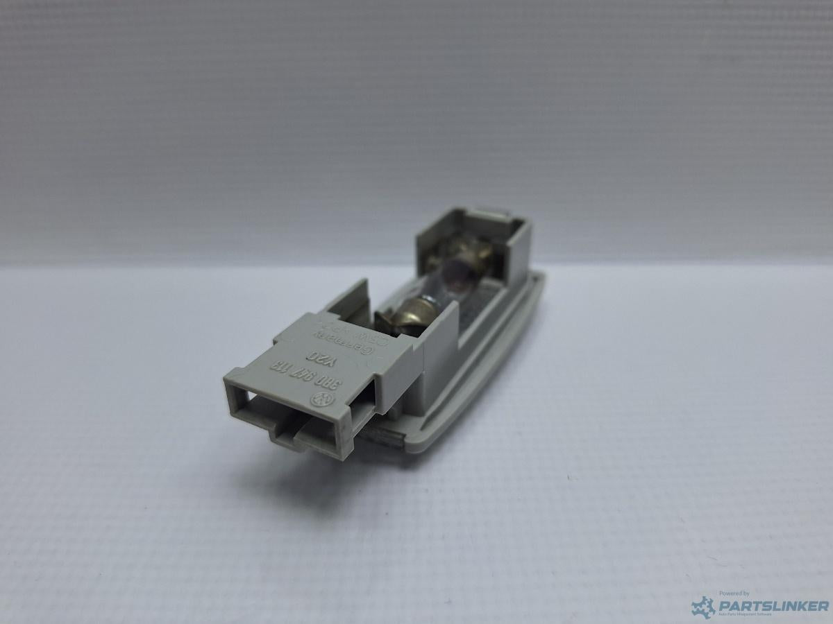 Lampa parasolar VOLKSWAGEN GOLF IV Variant (1J5) [ 1999 - 2006 ] TDI (ATD, AXR) 74KW|101HP OEM 3B0947113