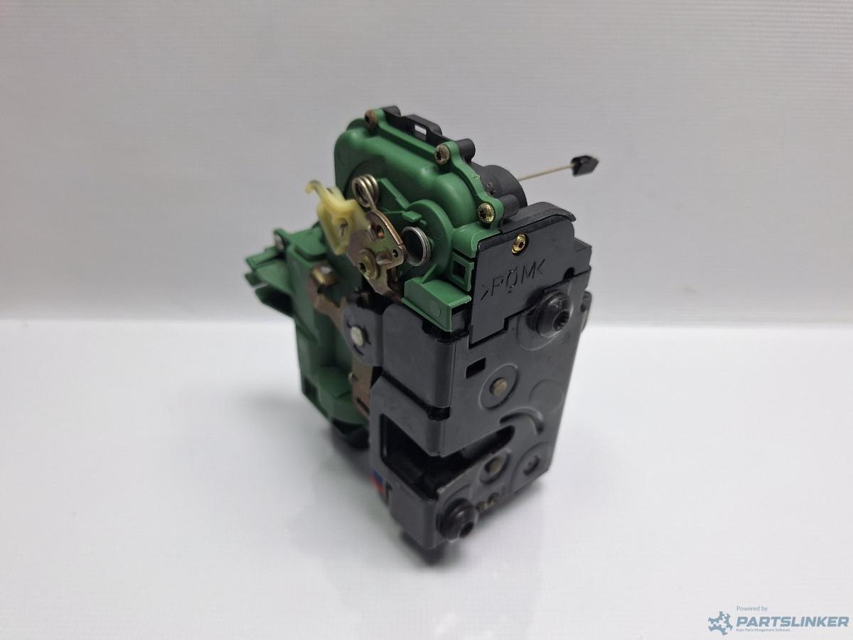 Broasca usa dreapta fata VOLKSWAGEN GOLF IV Variant (1J5) [ 1999 - 2006 ] TDI (ATD, AXR) 74KW|101HP OEM 6X1837014C