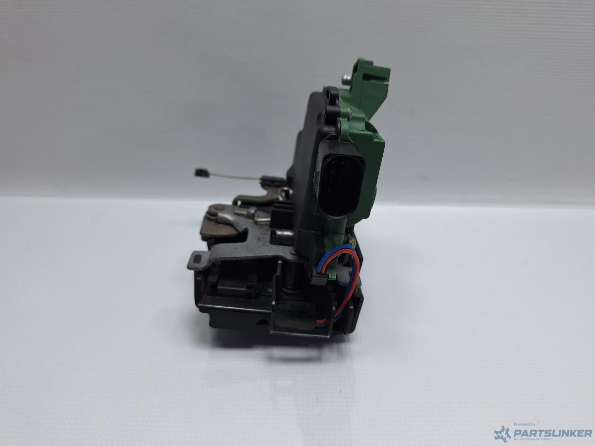 Broasca usa dreapta fata VOLKSWAGEN GOLF IV Variant (1J5) [ 1999 - 2006 ] TDI (ATD, AXR) 74KW|101HP OEM 6X1837014C