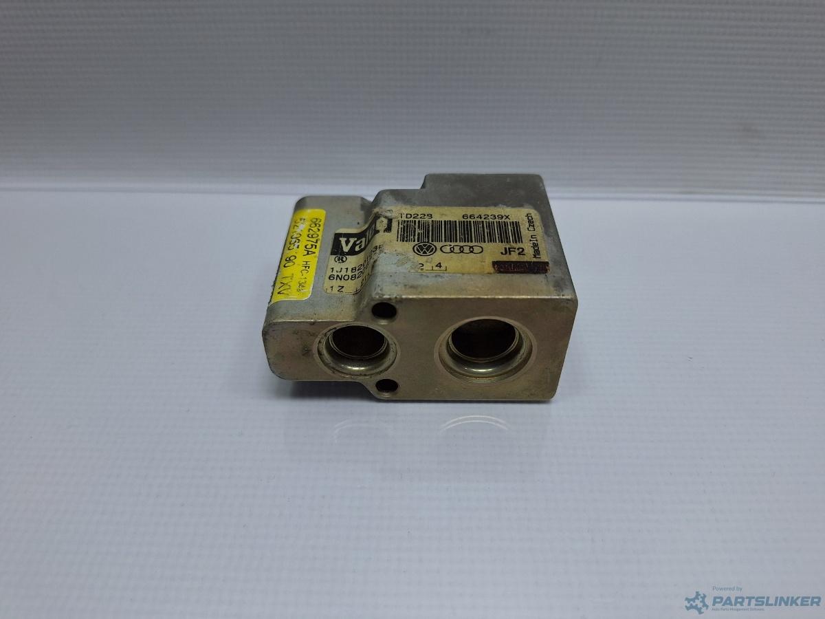 Suport radiator AC VOLKSWAGEN GOLF IV Variant 1J5 1999 - 2006 TDI ATD, AXR 1J1820103