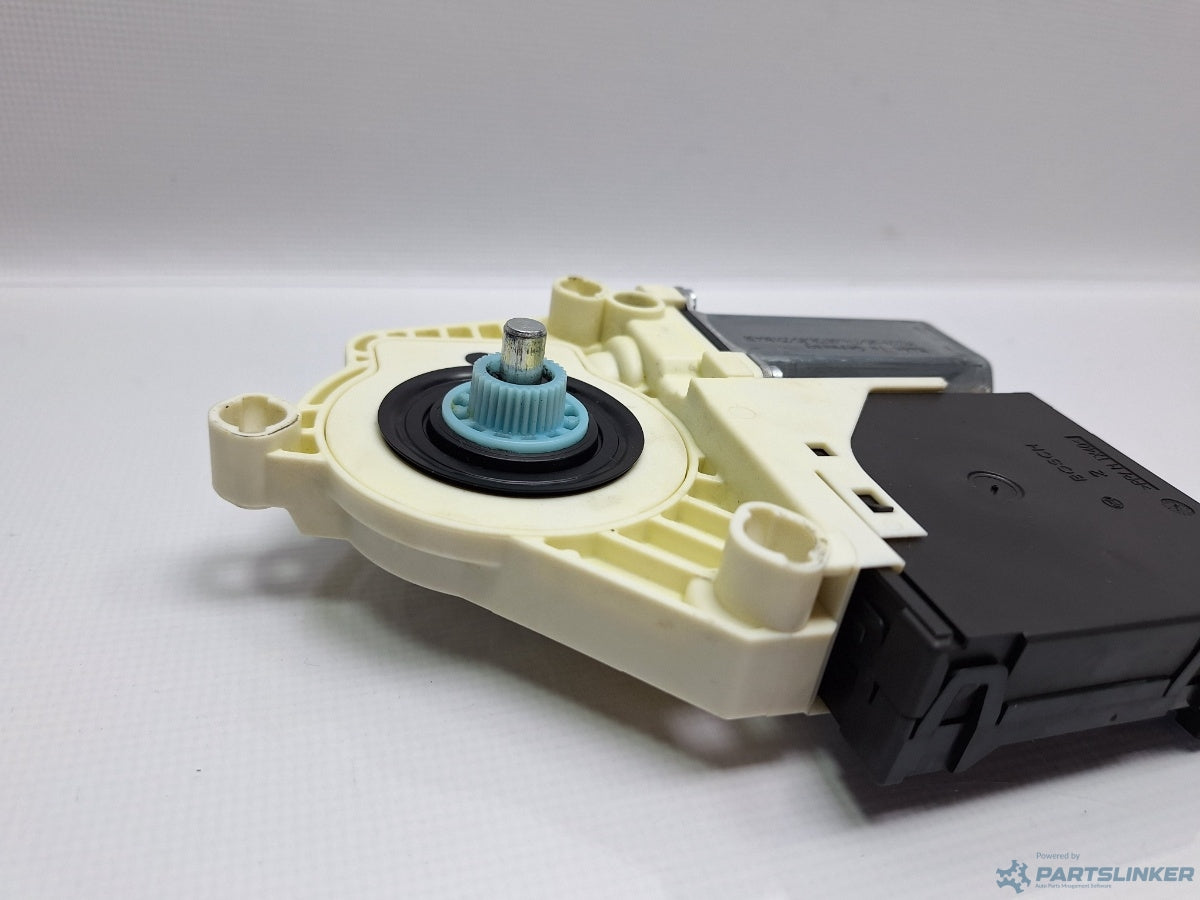 Motoras macara geam dreapta fata VOLKSWAGEN PASSAT (3C2) [ 2005 - 2010 ] TDI (BMP) 103KW|140HP 1K0959702P , 1K0959792L