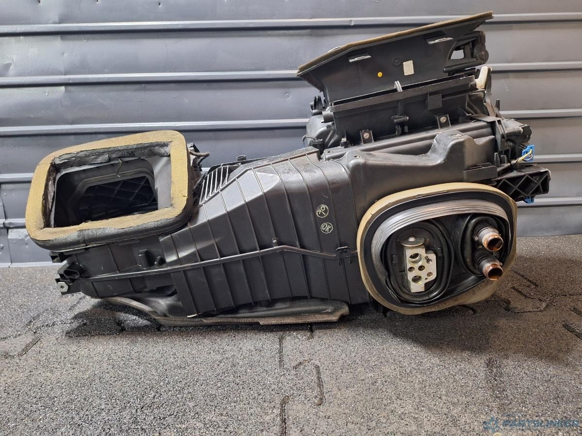 Carcasa aeroterma cu motorase VOLKSWAGEN PASSAT (3C2) [ 2005 - 2010 ] TDI (BMP) 103KW|140HP OEM 3C1820003BK