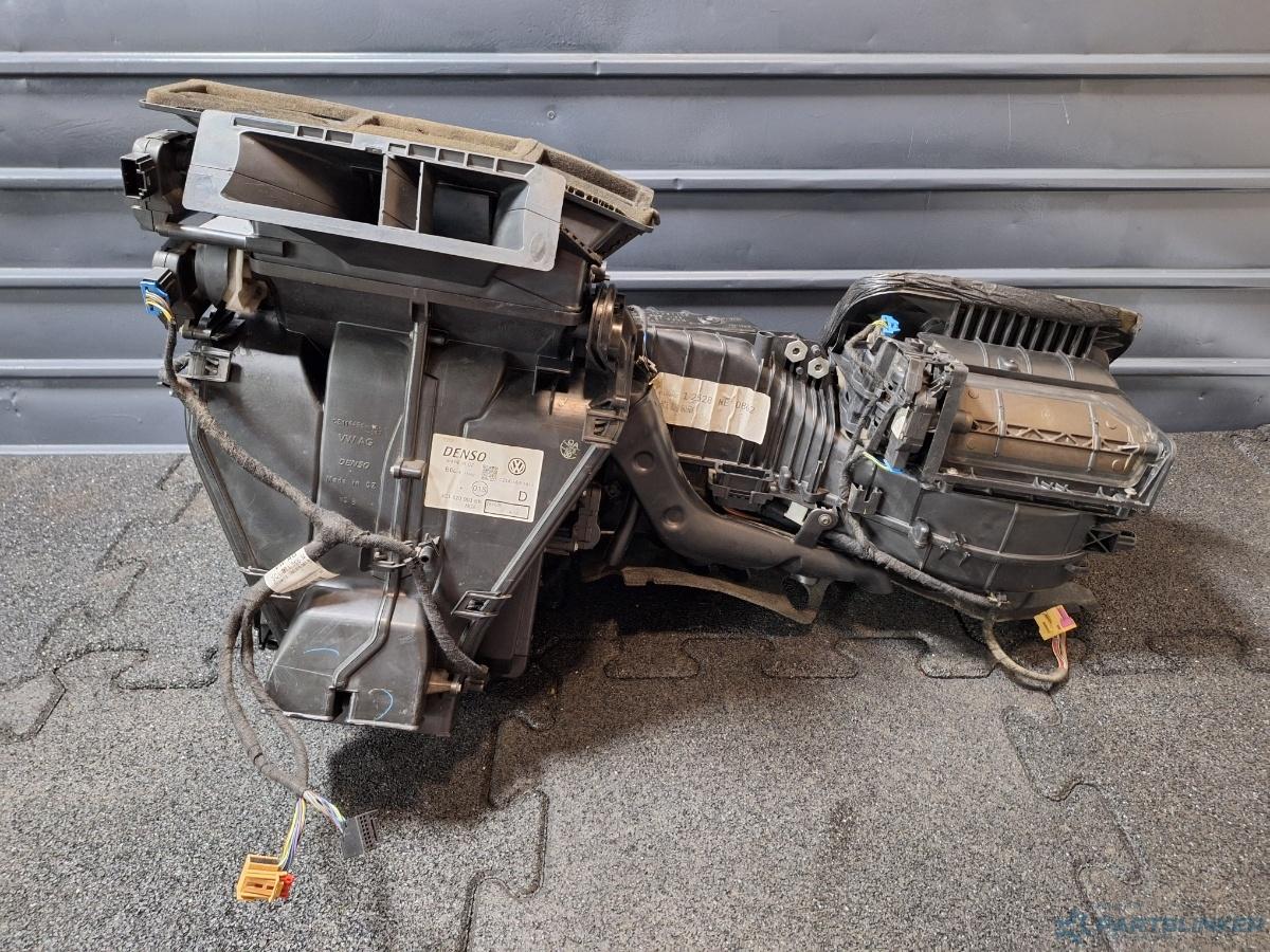 Carcasa aeroterma cu motorase VOLKSWAGEN PASSAT (3C2) [ 2005 - 2010 ] TDI (BMP) 103KW|140HP OEM 3C1820003BK