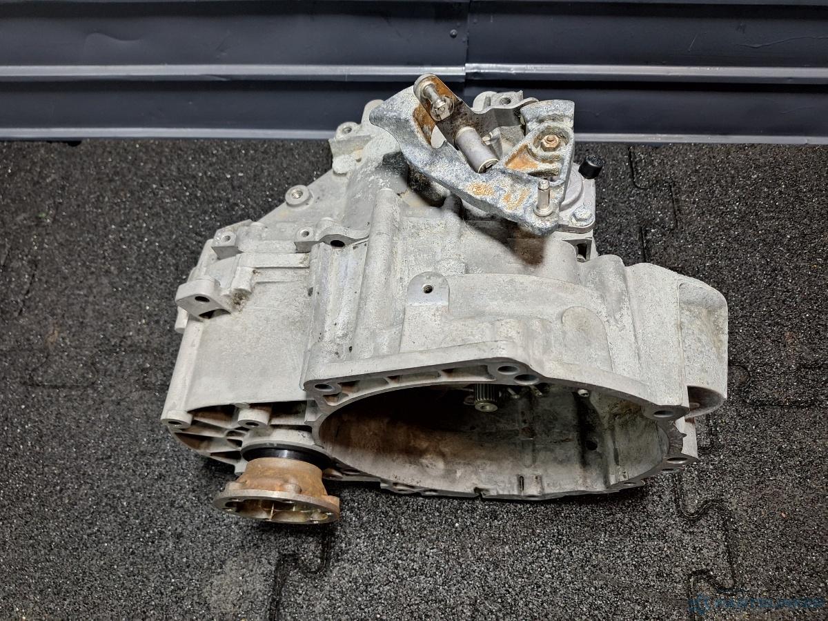 Cutie de viteze manuala 6 trepte VOLKSWAGEN PASSAT (3C2) [ 2005 - 2010 ] TDI (BMR, CBBB) 125KW|170HP OEM JMA