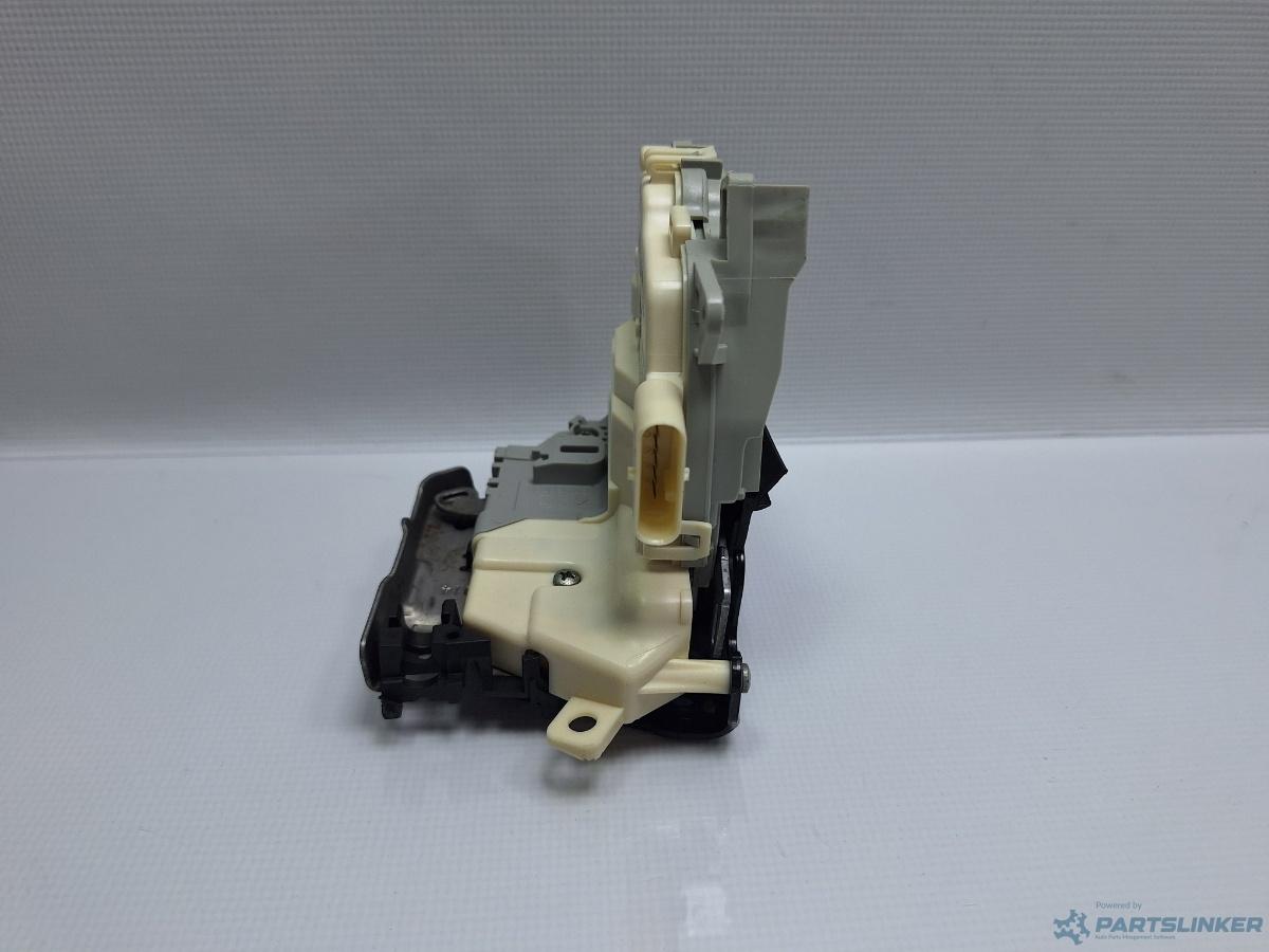 Broasca usa dreapta fata AUDI A4 IV Avant (8K5, B8) [ 2007 - 2015 ] 8J1837016D