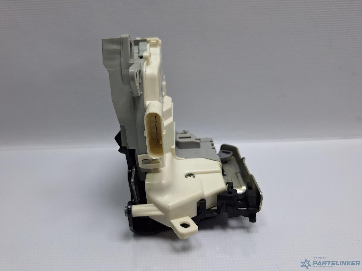 Broasca usa stanga spate AUDI A4 IV Avant (8K5, B8) [ 2007 - 2015 ] TDI (CJCD, CMFB, CSUA) 110KW|150HP OEM 8K0839015E