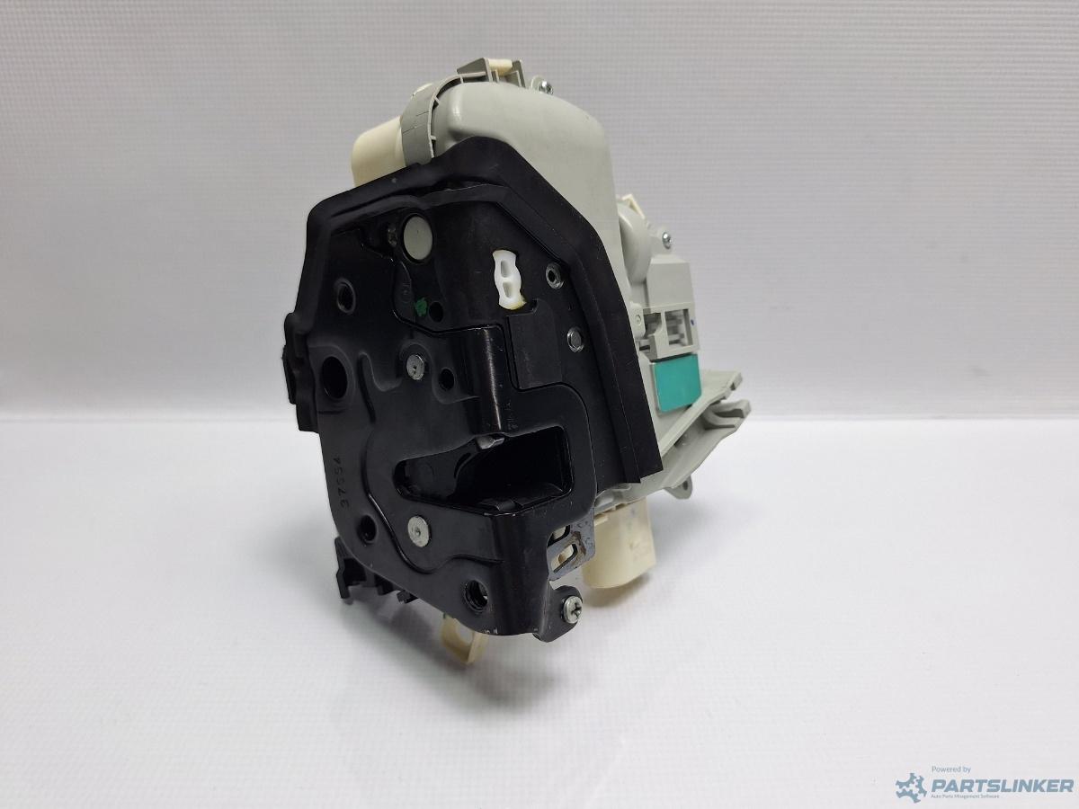 Broasca usa stanga fata AUDI A4 IV Avant (8K5, B8) [ 2007 - 2015 ] TDI (CJCD, CMFB, CSUA) 110KW|150HP OEM 8J1837015D