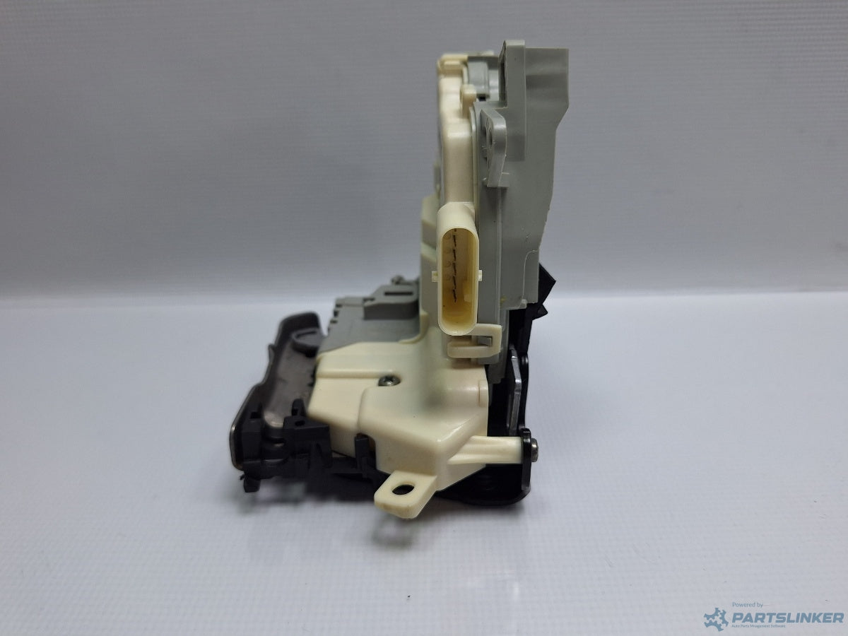 Broasca usa dreapta spate AUDI A4 IV Avant (8K5, B8) [ 2007 - 2015 ] TDI (CJCD, CMFB, CSUA) 110KW|150HP 8K0839016E