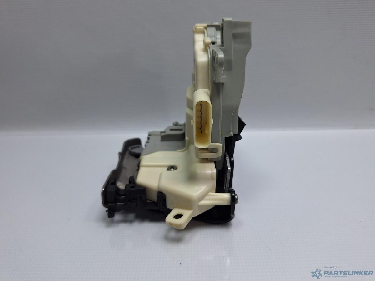 Broasca usa dreapta spate AUDI A4 IV Avant (8K5, B8) [ 2007 - 2015 ] TDI (CJCD, CMFB, CSUA) 110KW|150HP OEM 8K0839016E