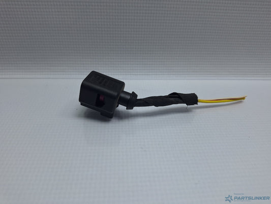 Mufa conector 2 pini AUDI A4 IV Avant (8K5, B8) [ 2007 - 2015 ] TDI (CJCD, CMFB, CSUA) 110KW|150HP 8K0973702