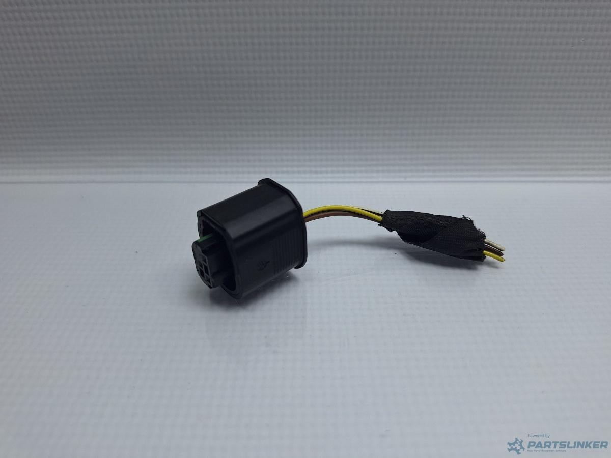 Mufa conector 3 pini AUDI A4 IV Avant (8K5, B8) [ 2007 - 2015 ] TDI (CJCD, CMFB, CSUA) 110KW|150HP OEM 4B0972883