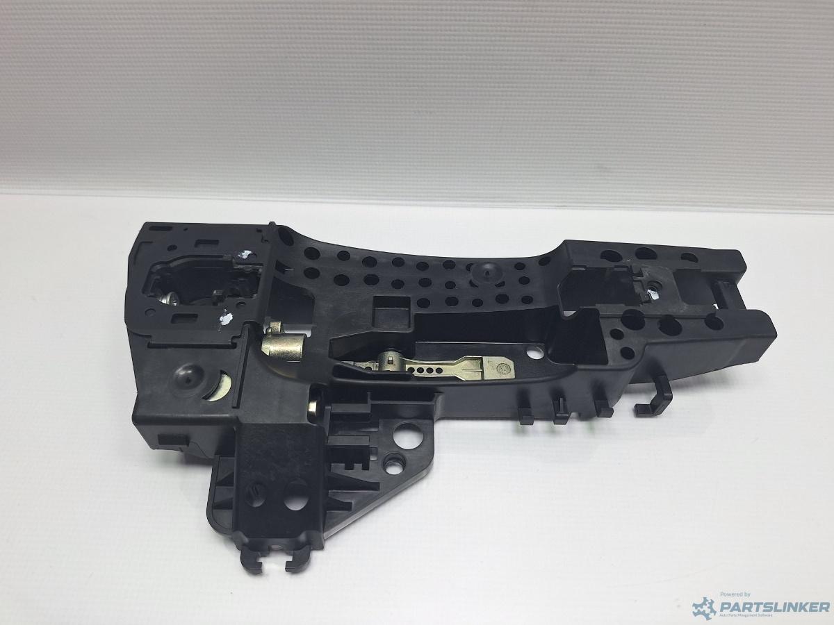 Suport maner usa dreapta AUDI A4 IV Avant (8K5, B8) [ 2007 - 2015 ] TDI (CJCD, CMFB, CSUA) 110KW|150HP OEM 8T0837886