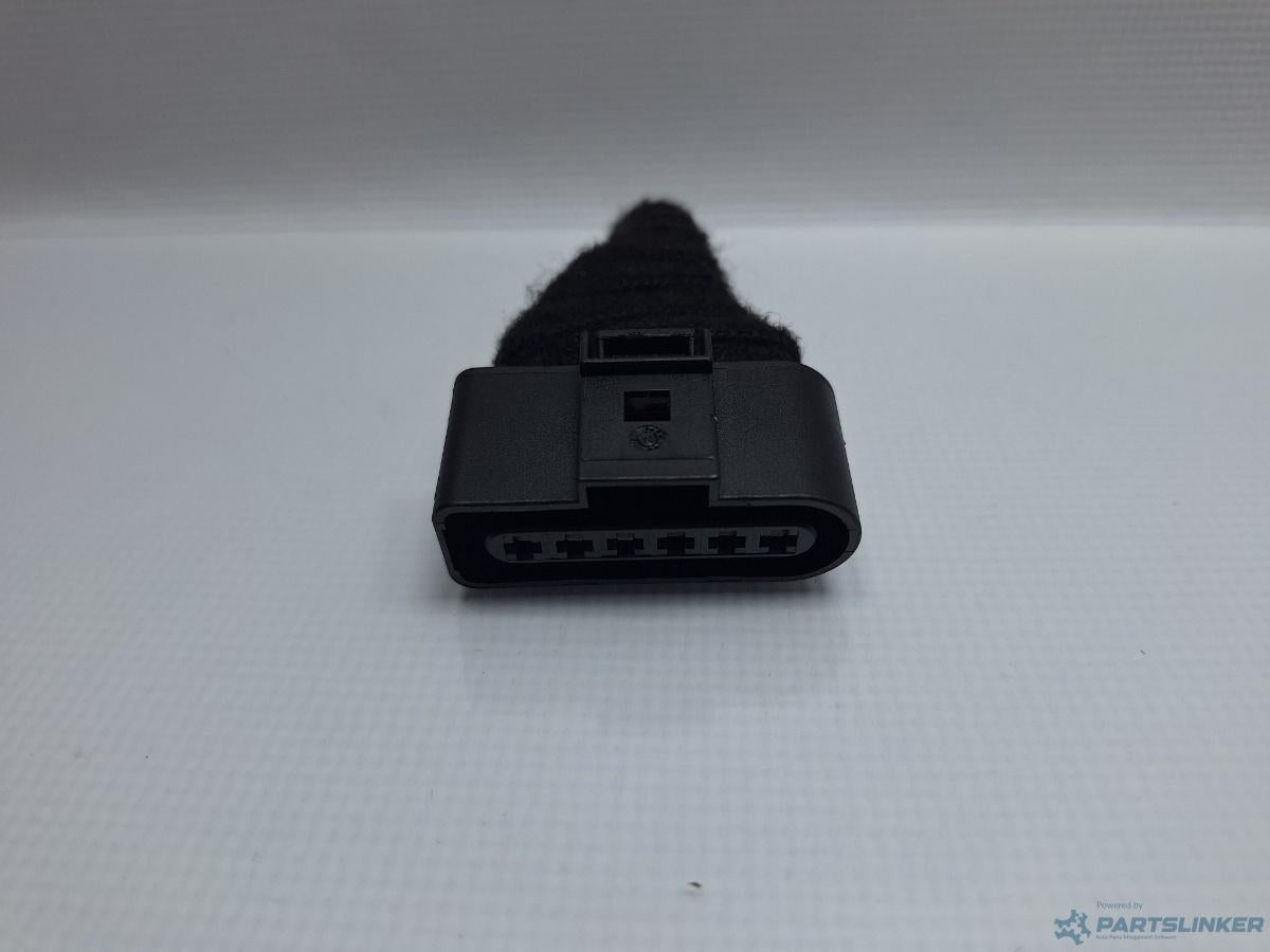 Mufa conector 6 pini AUDI A4 IV Avant (8K5, B8) [ 2007 - 2015 ] TDI (CJCD, CMFB, CSUA) 110KW|150HP OEM 1J0973726