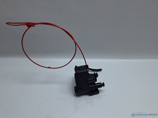 Incuietoare usita rezervor AUDI A4 IV Avant (8K5, B8) [ 2007 - 2015 ] TDI (CJCD, CMFB, CSUA) 110KW|150HP 8K0862153H