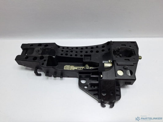Suport maner usa stanga spate AUDI A4 IV Avant (8K5, B8) [ 2007 - 2015 ] TDI (CJCD, CMFB, CSUA) 110KW|150HP OEM 8T0837885A
