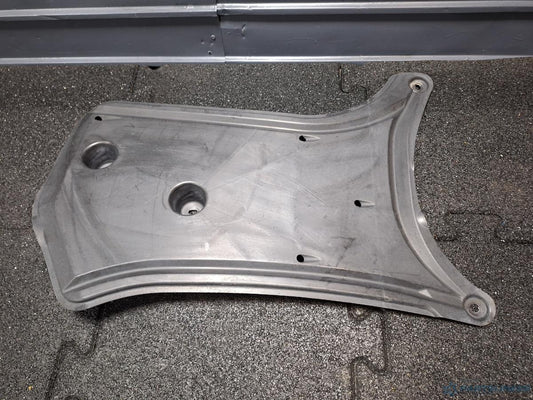Scut locas roata de rezerva AUDI A4 IV Avant (8K5, B8) [ 2007 - 2015 ] TDI (CJCD, CMFB, CSUA) 110KW|150HP OEM 8K0825219