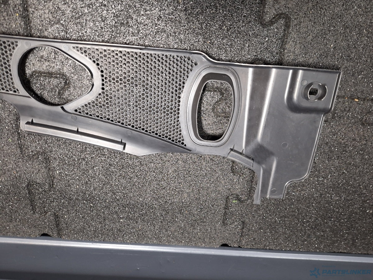 Grilaj copartiment motor AUDI A4 IV Avant (8K5, B8) [ 2007 - 2015 ] TDI (CJCD, CMFB, CSUA) 110KW|150HP 8K1819447