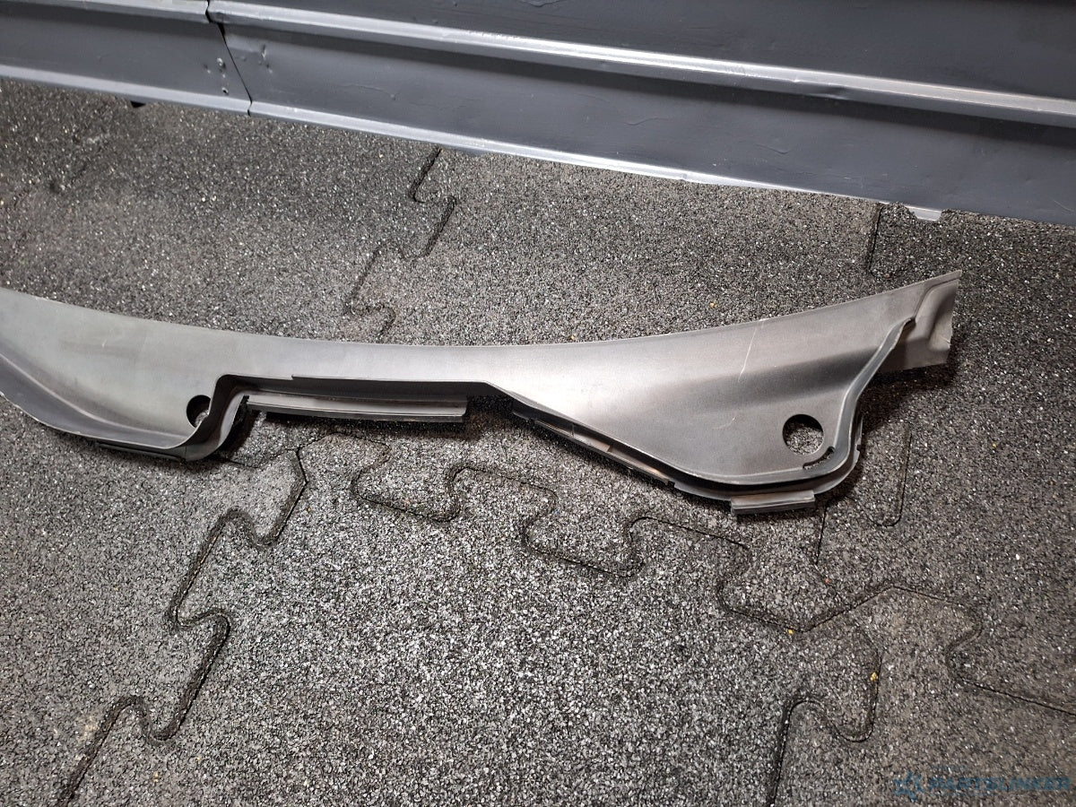 Grila stergatoare AUDI A4 IV Avant (8K5, B8) [ 2007 - 2015 ] TDI (CJCD, CMFB, CSUA) 110KW|150HP 8K1819403