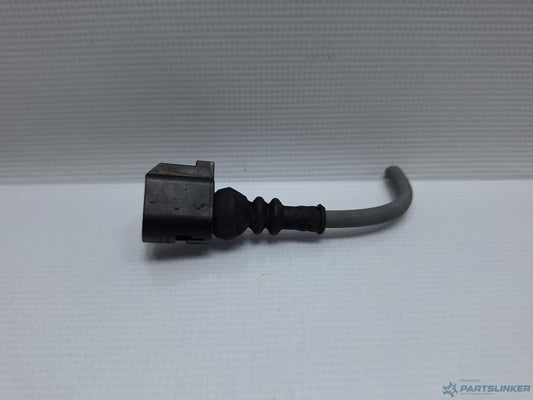 Mufa conector 2 pini AUDI A4 IV Avant (8K5, B8) [ 2007 - 2015 ] TDI (CJCD, CMFB, CSUA) 110KW|150HP OEM 6E0973702