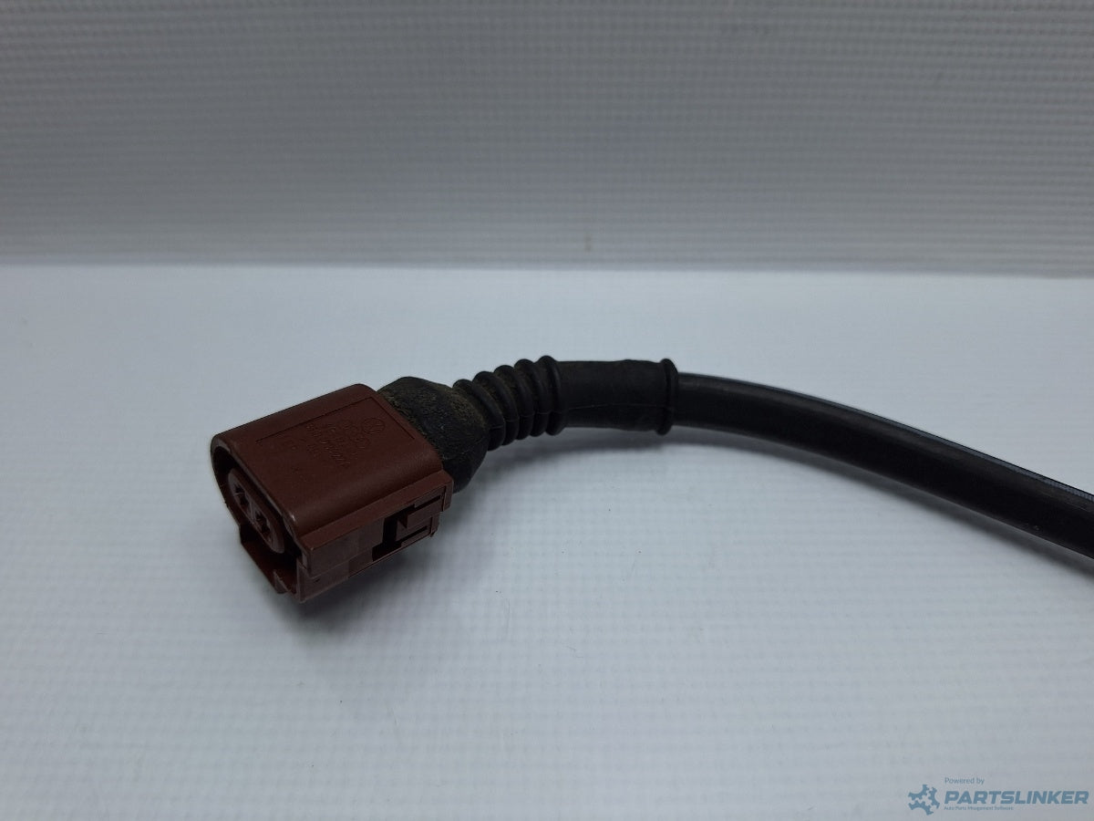 Mufa conector 2 pini AUDI A4 IV Avant (8K5, B8) [ 2007 - 2015 ] TDI (CJCD, CMFB, CSUA) 110KW|150HP 3B0973722A