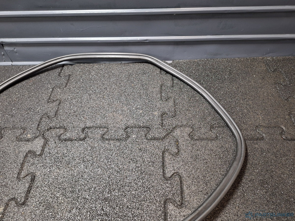 Cheder caroserie usa spate AUDI A4 IV Avant (8K5, B8) [ 2007 - 2015 ] TDI (CJCD, CMFB, CSUA) 110KW|150HP 8K9833721L