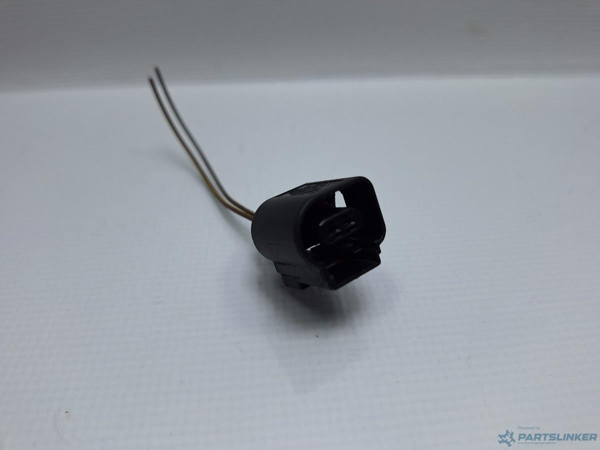 Mufa conector 2 pini AUDI A4 IV Avant (8K5, B8) [ 2007 - 2015 ] TDI (CJCD, CMFB, CSUA) 110KW|150HP OEM 8K0973702D