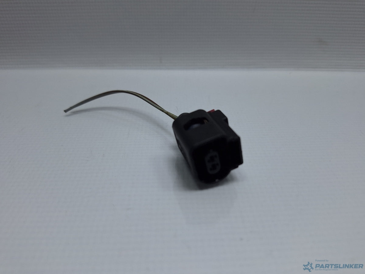 Mufa conector 2 pini AUDI A4 IV Avant (8K5, B8) [ 2007 - 2015 ] TDI (CJCD, CMFB, CSUA) 110KW|150HP 8K0973702D