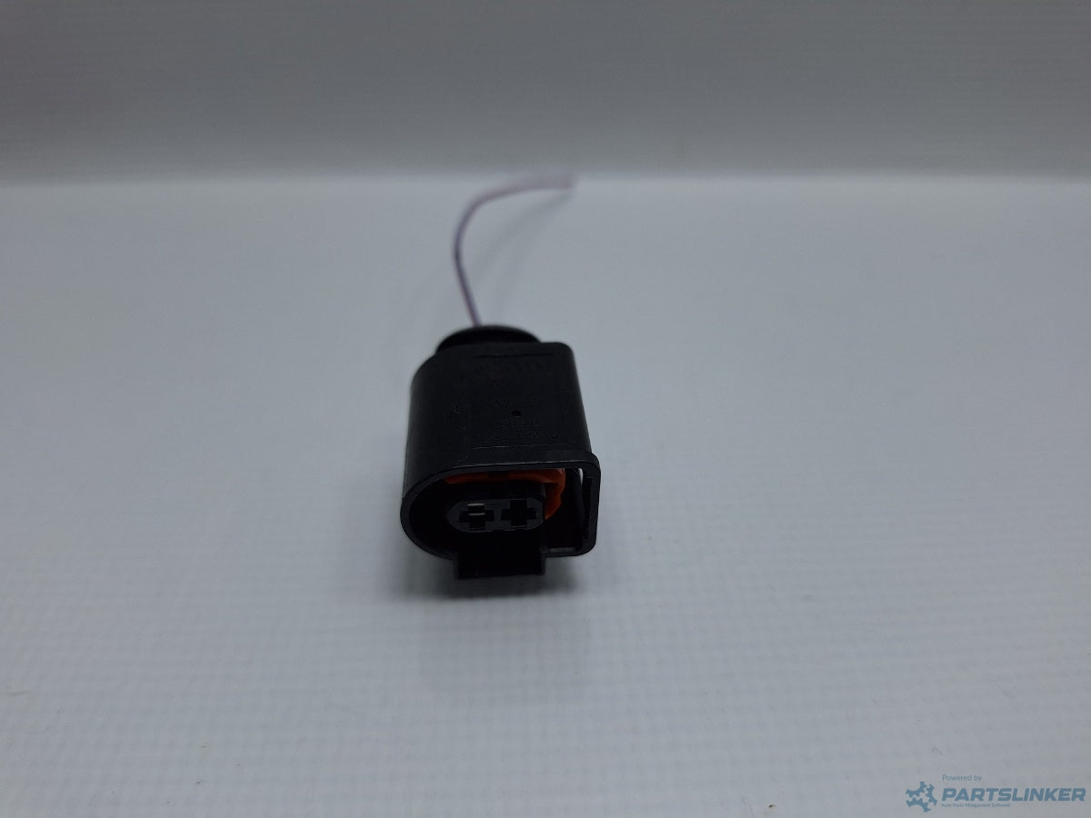 Mufa conector 2 pini AUDI A4 IV Avant (8K5, B8) [ 2007 - 2015 ] TDI (CJCD, CMFB, CSUA) 110KW|150HP 4D0971992B