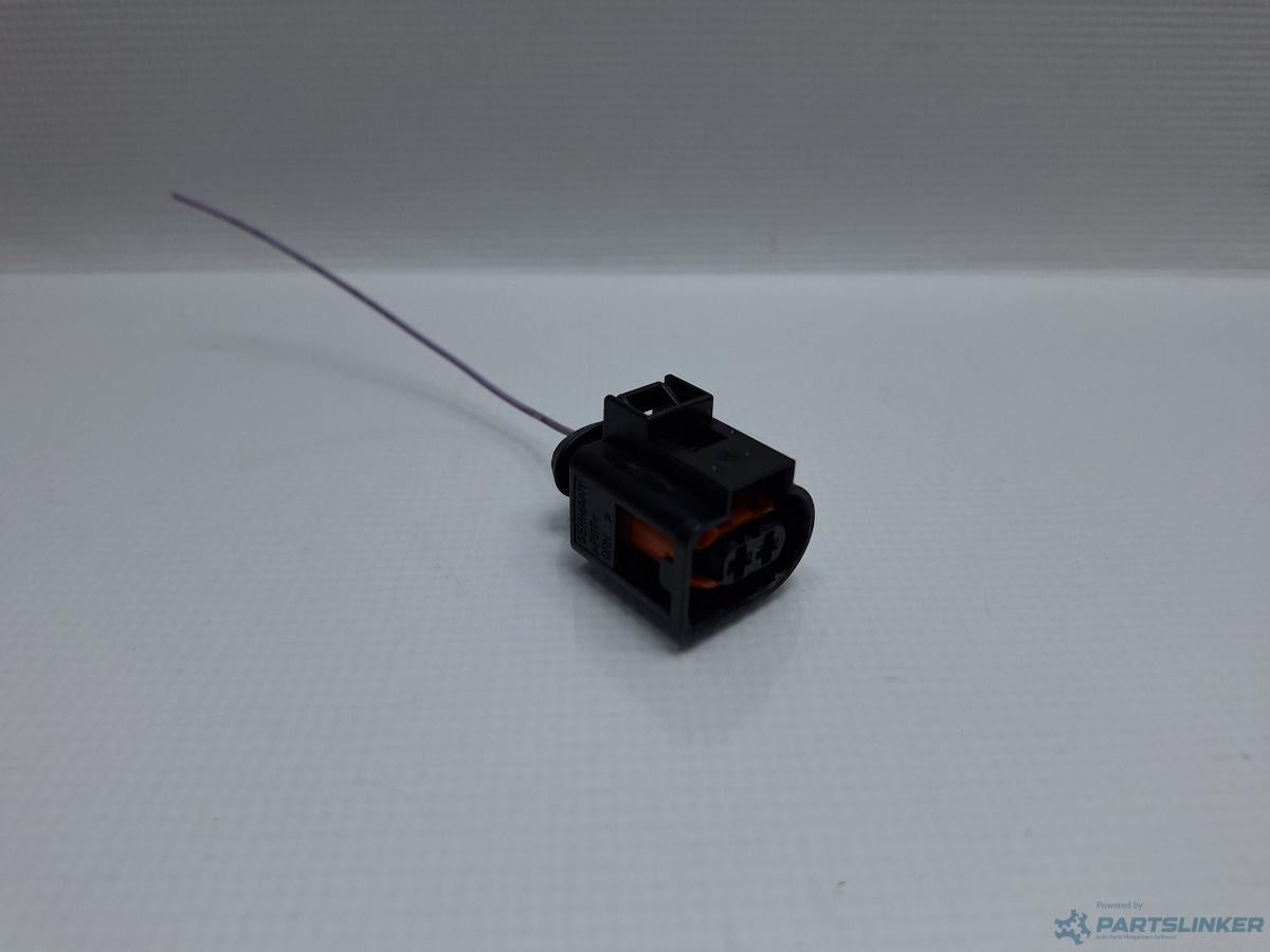 Mufa conector 2 pini AUDI A4 IV Avant (8K5, B8) [ 2007 - 2015 ] TDI (CJCD, CMFB, CSUA) 110KW|150HP OEM 4D0971992B