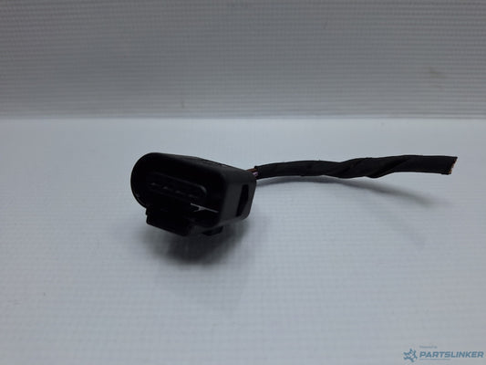 Mufa conector 4 pini AUDI A4 IV Avant (8K5, B8) [ 2007 - 2015 ] TDI (CJCD, CMFB, CSUA) 110KW|150HP 8K0973704